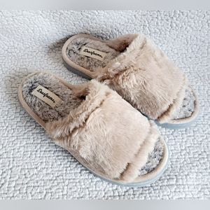 Women's Dearfoams Brown Fuzzy Slippers